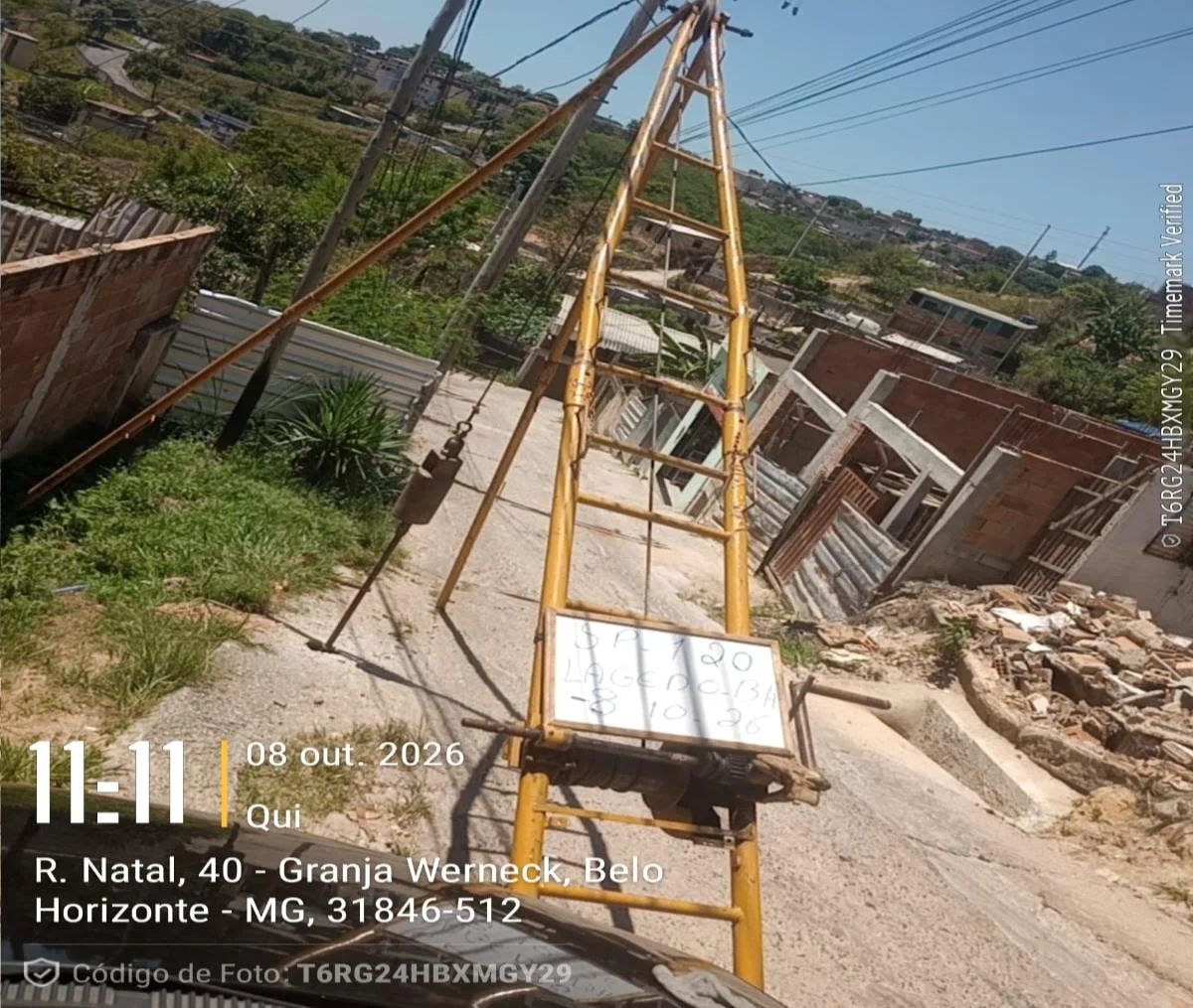 Tripé de sondagem em área urbana de Belo Horizonte